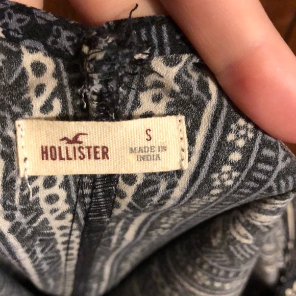 Hollister flower print dress with criss cross back - Picture 3 of 3